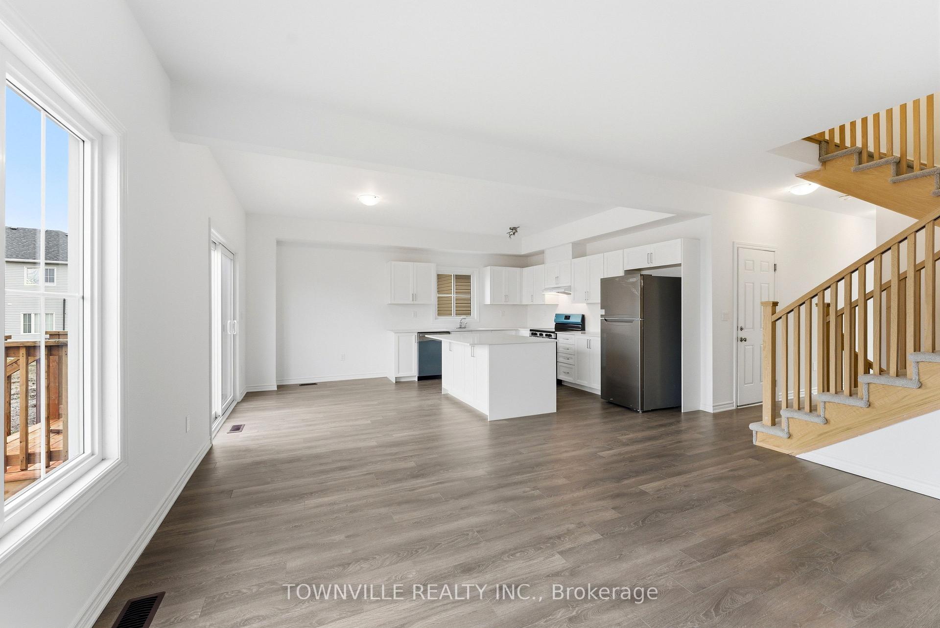 Photo 9 of 10 Bradden Crescent, Belleville, Belleville Ward — HOMEH