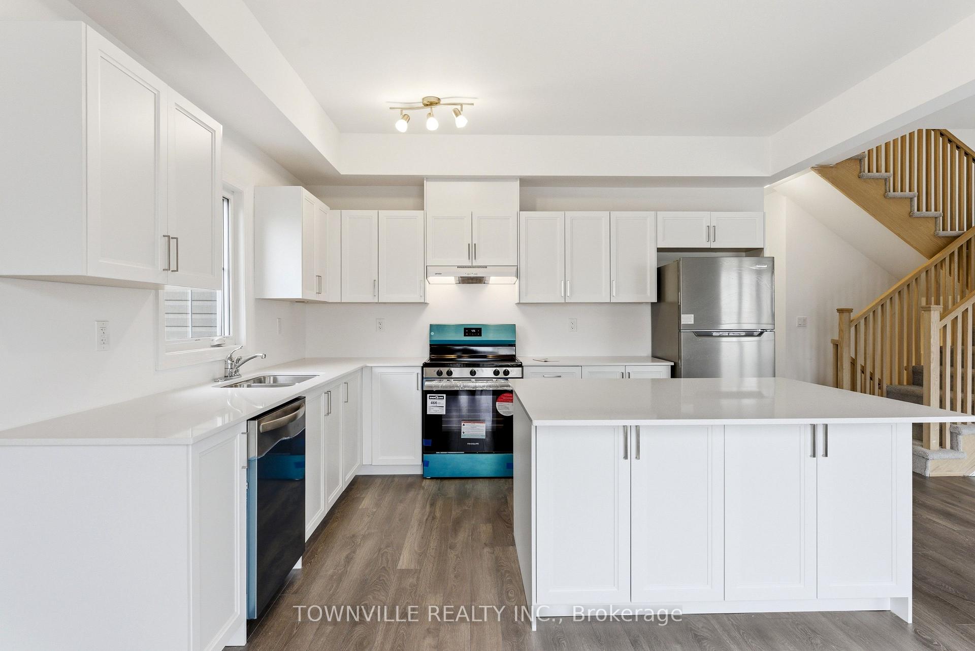 Photo 11 of 10 Bradden Crescent, Belleville, Belleville Ward — HOMEH