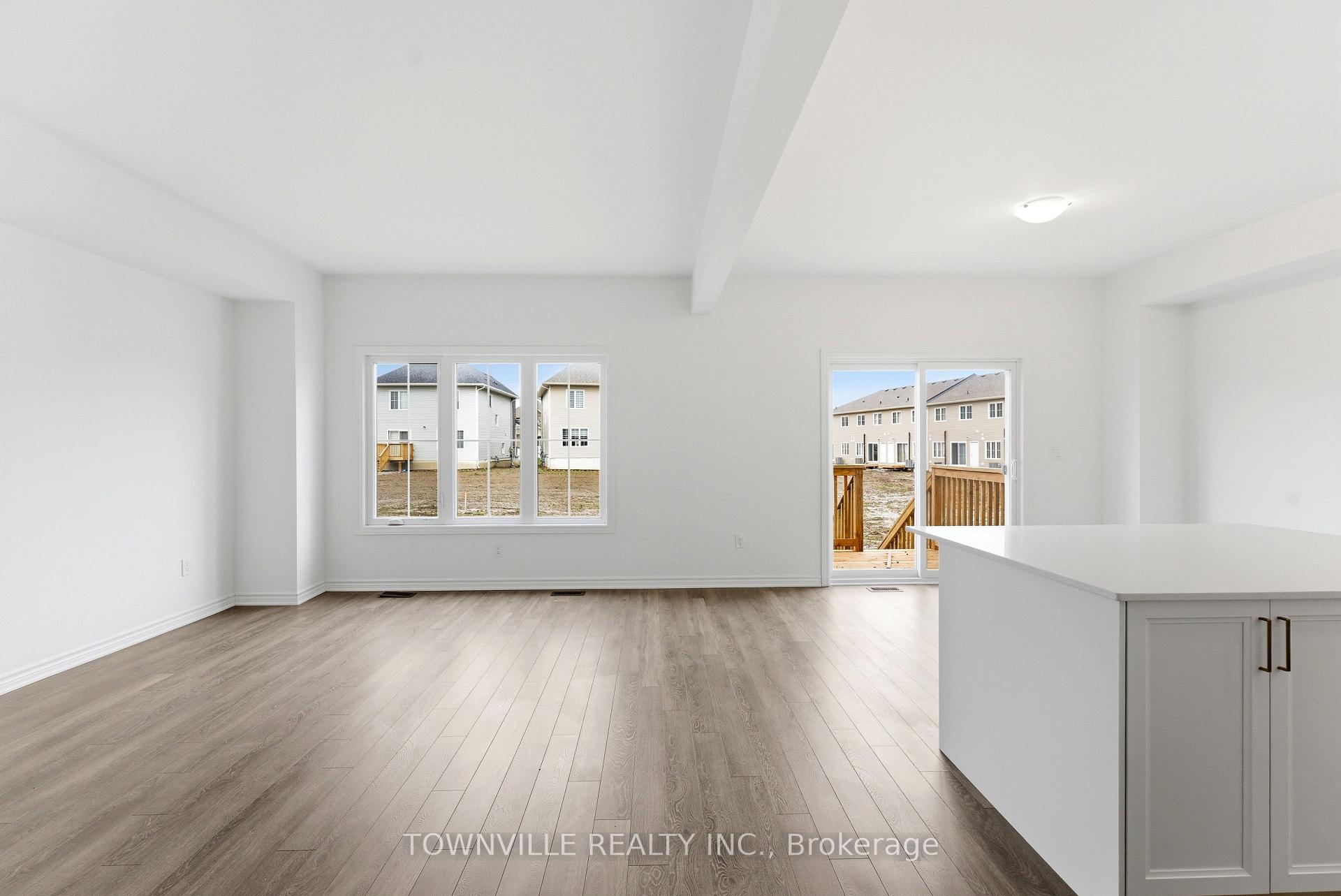Photo 12 of 10 Bradden Crescent, Belleville, Belleville Ward — HOMEH