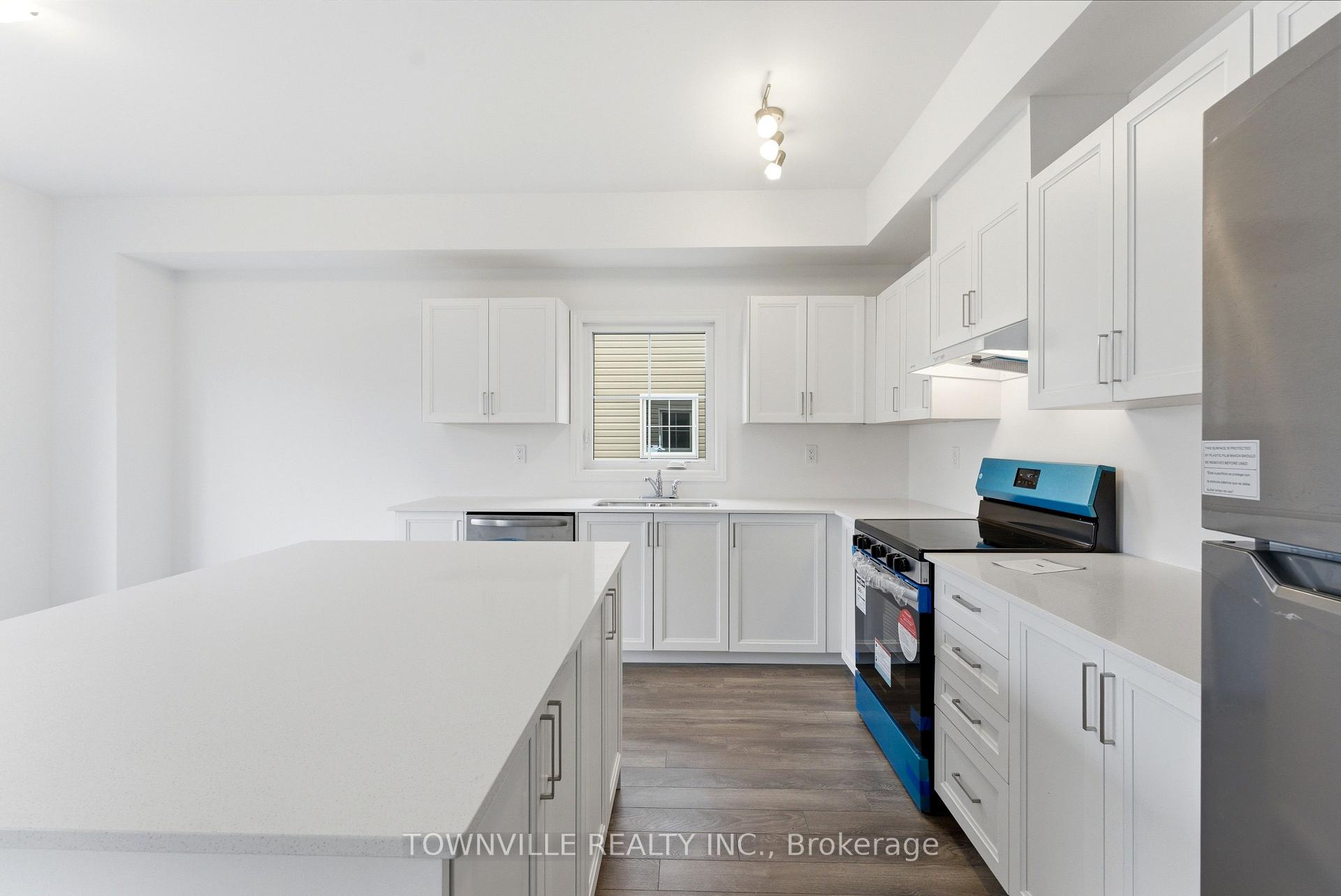 Photo 13 of 10 Bradden Crescent, Belleville, Belleville Ward — HOMEH