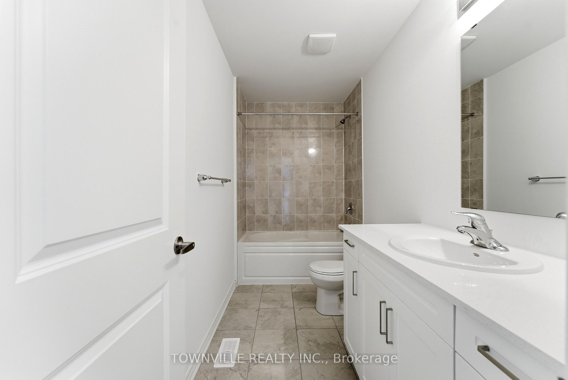 Photo 16 of 10 Bradden Crescent, Belleville, Belleville Ward — HOMEH
