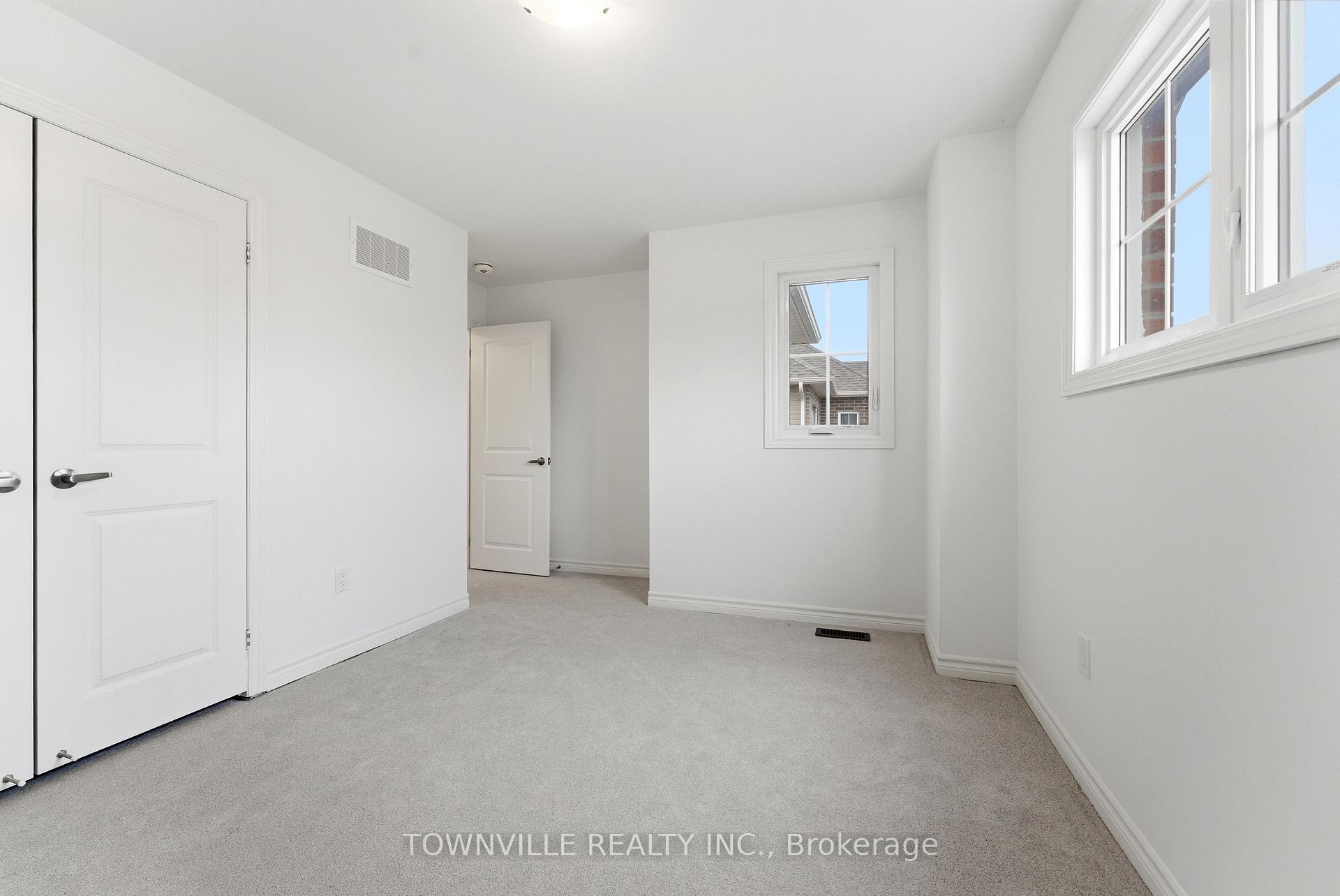Photo 18 of 10 Bradden Crescent, Belleville, Belleville Ward — HOMEH