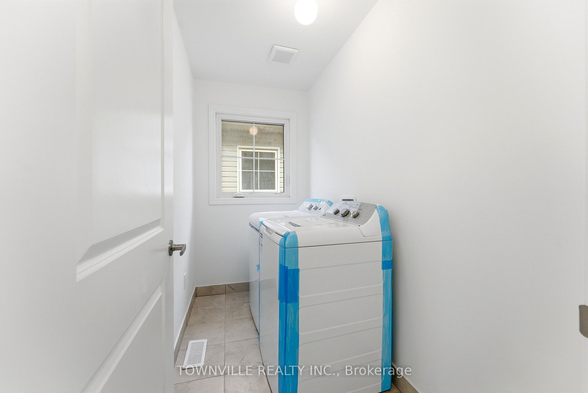 Photo 19 of 10 Bradden Crescent, Belleville, Belleville Ward — HOMEH