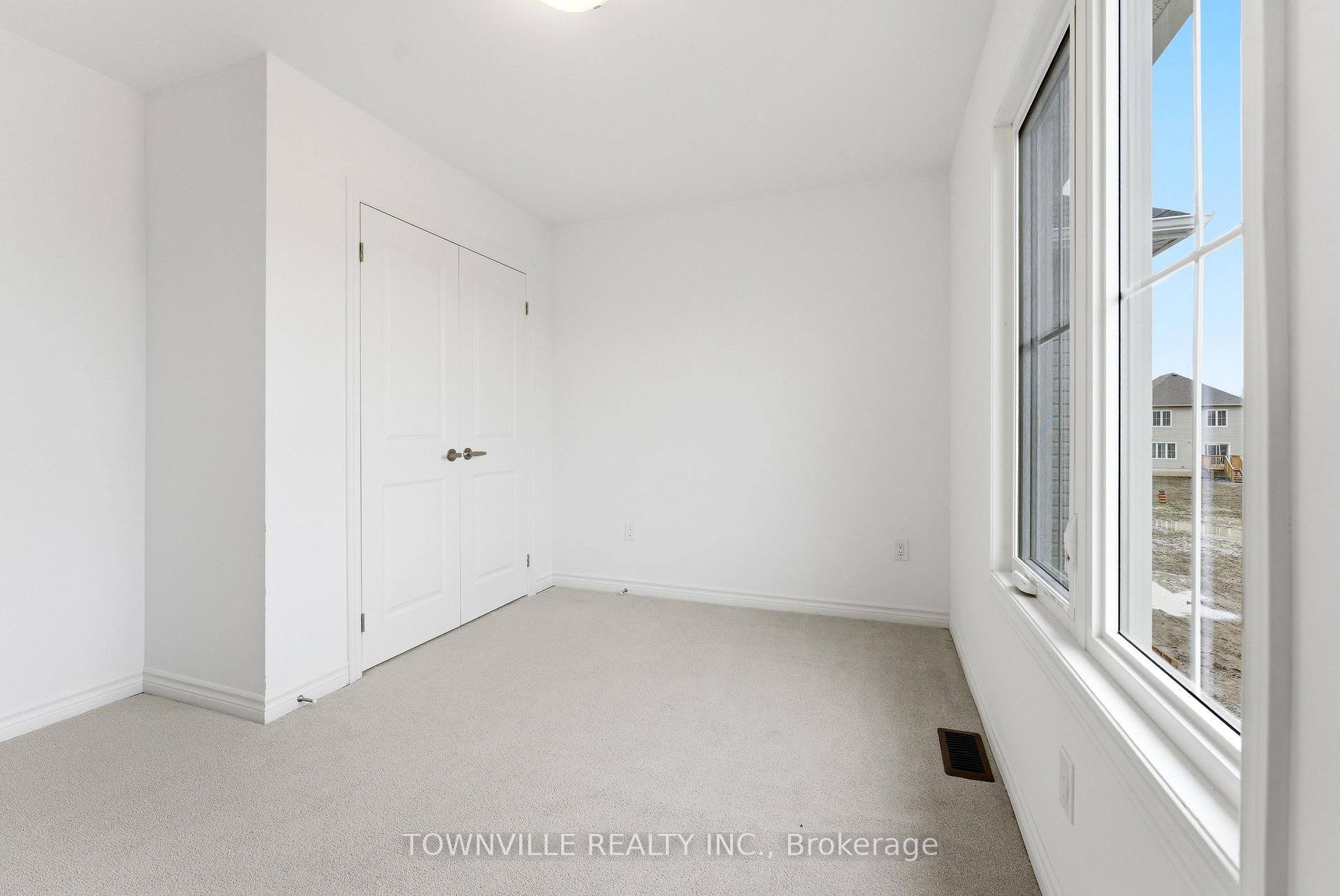 Photo 20 of 10 Bradden Crescent, Belleville, Belleville Ward — HOMEH
