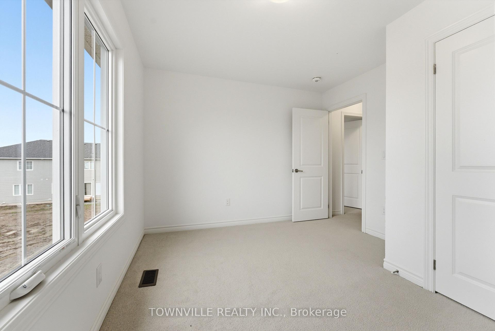 Photo 21 of 10 Bradden Crescent, Belleville, Belleville Ward — HOMEH