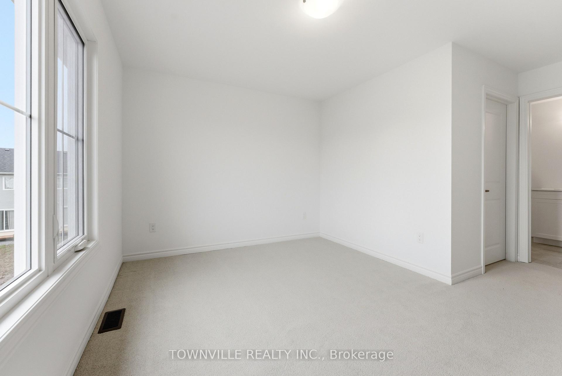 Photo 23 of 10 Bradden Crescent, Belleville, Belleville Ward — HOMEH