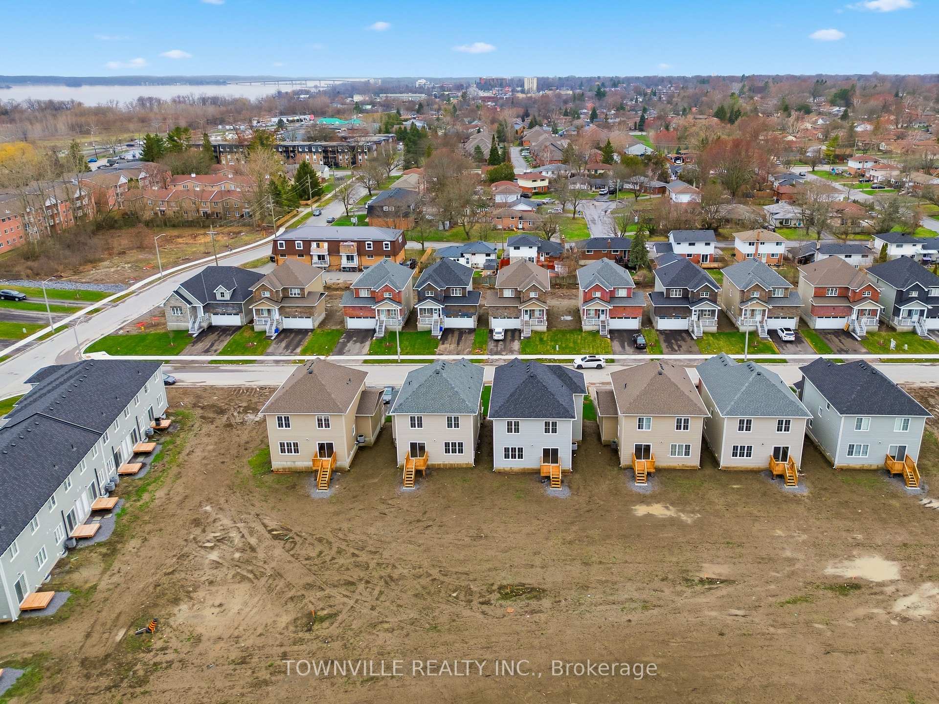 Photo 41 of 10 Bradden Crescent, Belleville, Belleville Ward — HOMEH