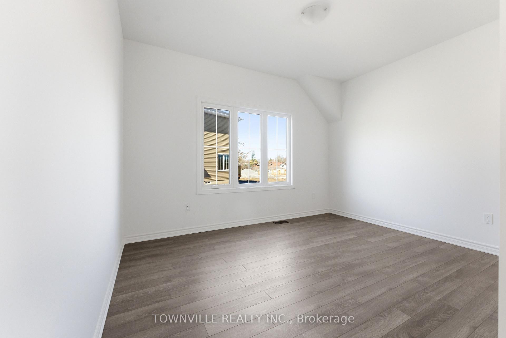 Photo 7 of 31 Bradden Crescent, Belleville, Belleville Ward — HOMEH