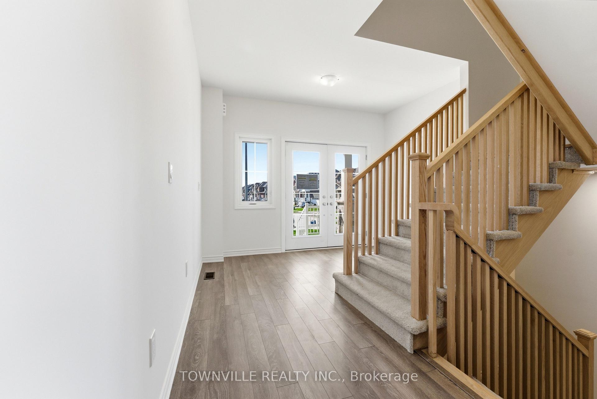Photo 8 of 31 Bradden Crescent, Belleville, Belleville Ward — HOMEH