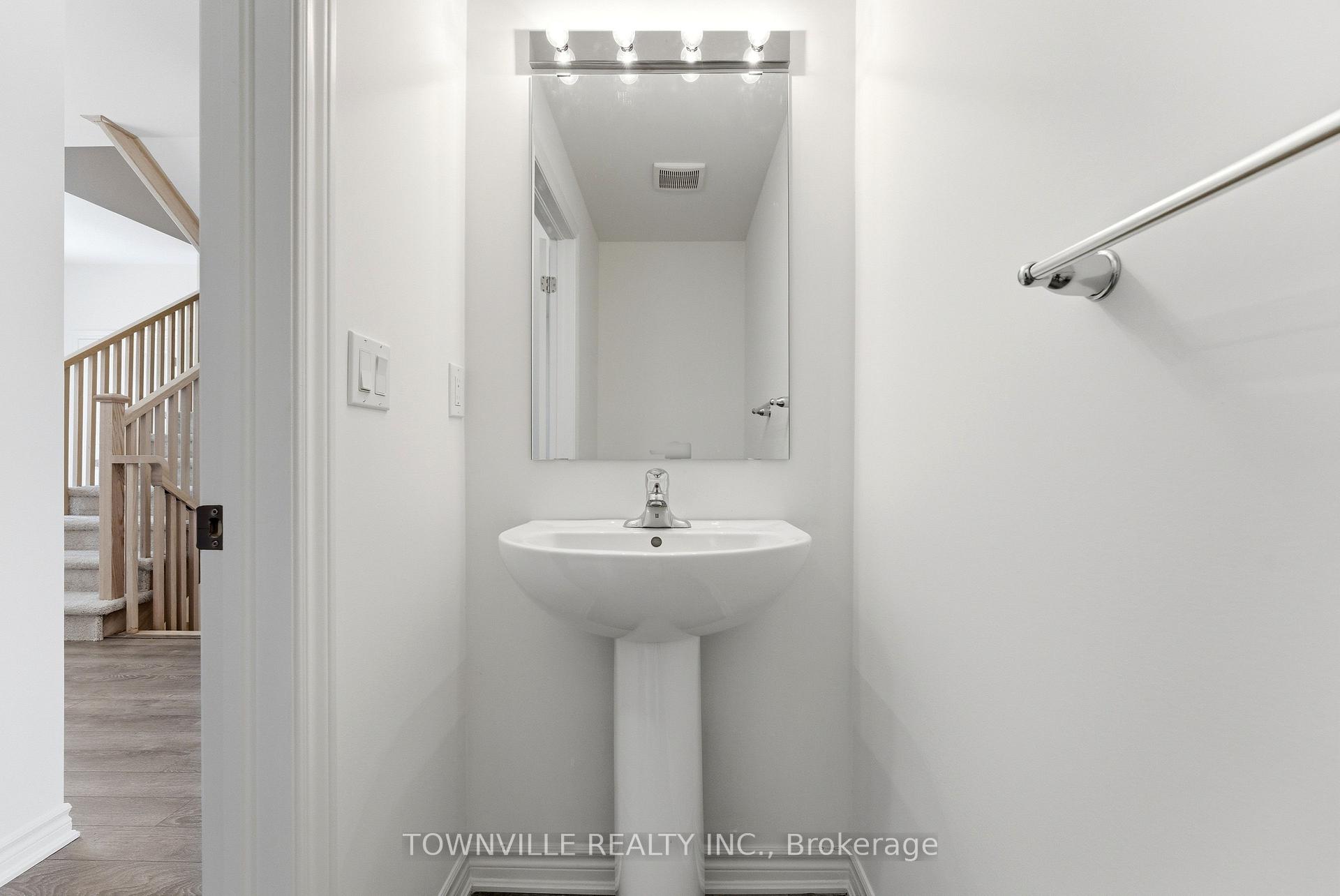 Photo 9 of 31 Bradden Crescent, Belleville, Belleville Ward — HOMEH