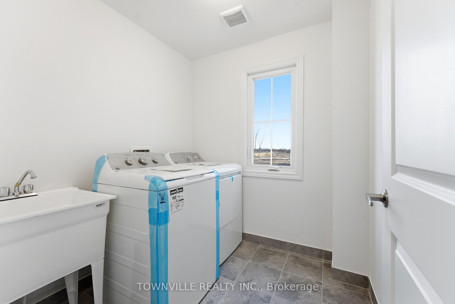 Photo 11 of 31 Bradden Crescent, Belleville, Belleville Ward — HOMEH