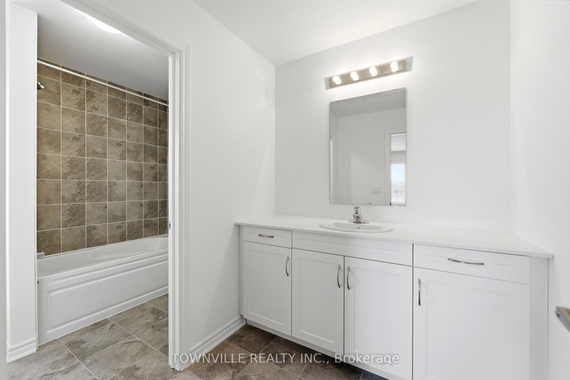Photo 32 of 31 Bradden Crescent, Belleville, Belleville Ward — HOMEH