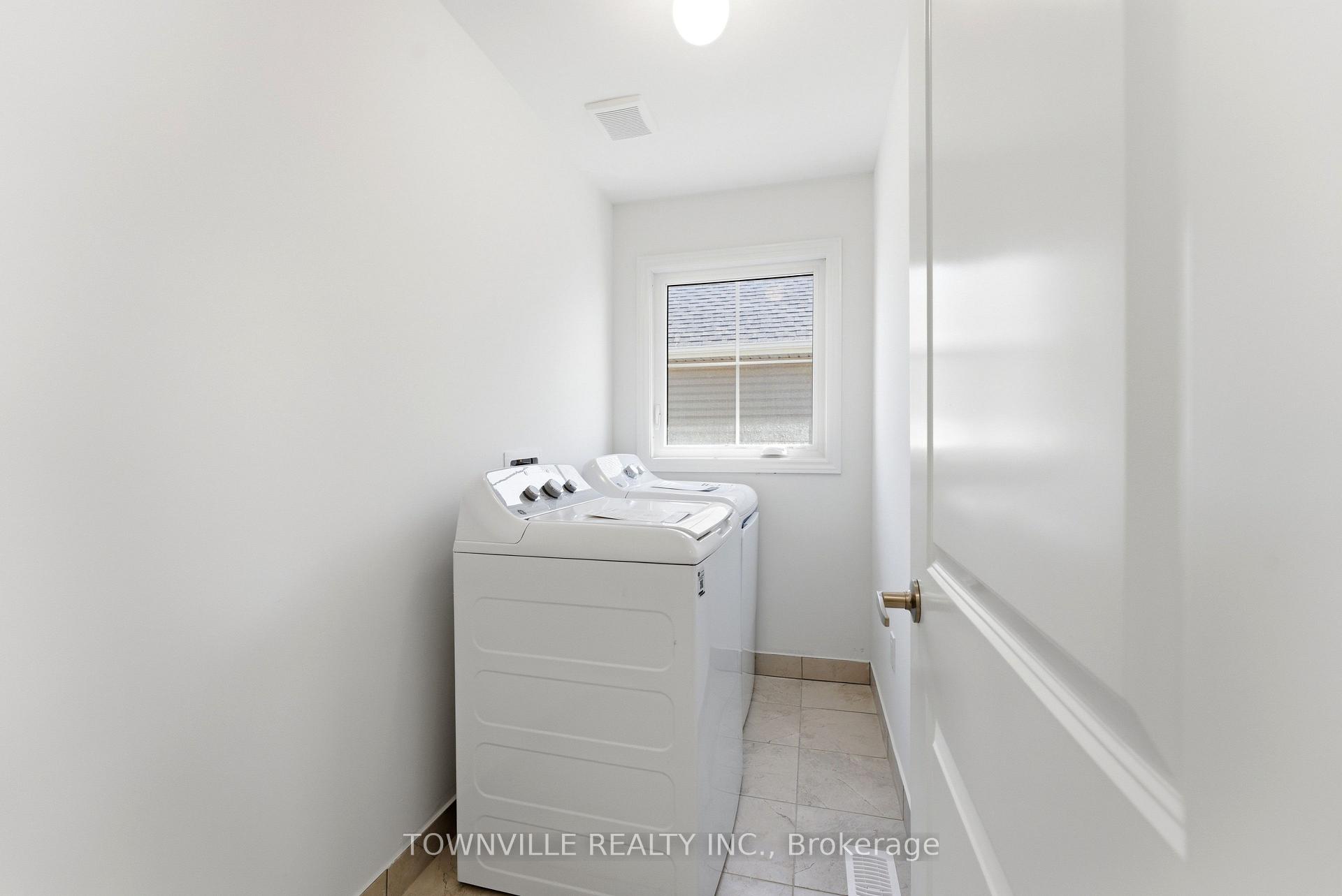Photo 14 of 59 Bradden Crescent, Belleville, Belleville Ward — HOMEH