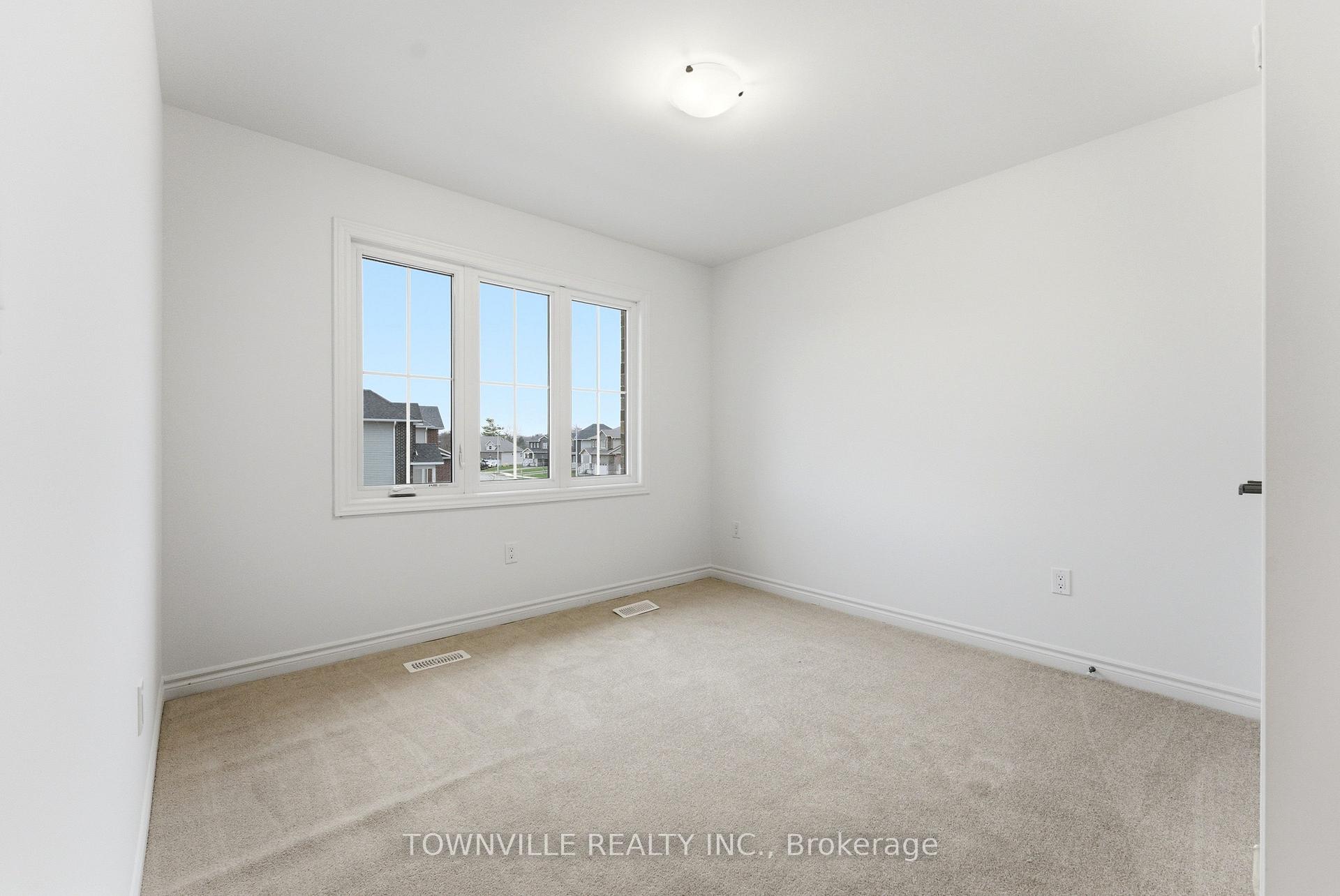 Photo 18 of 55 Bradden Crescent, Belleville, Belleville Ward — HOMEH