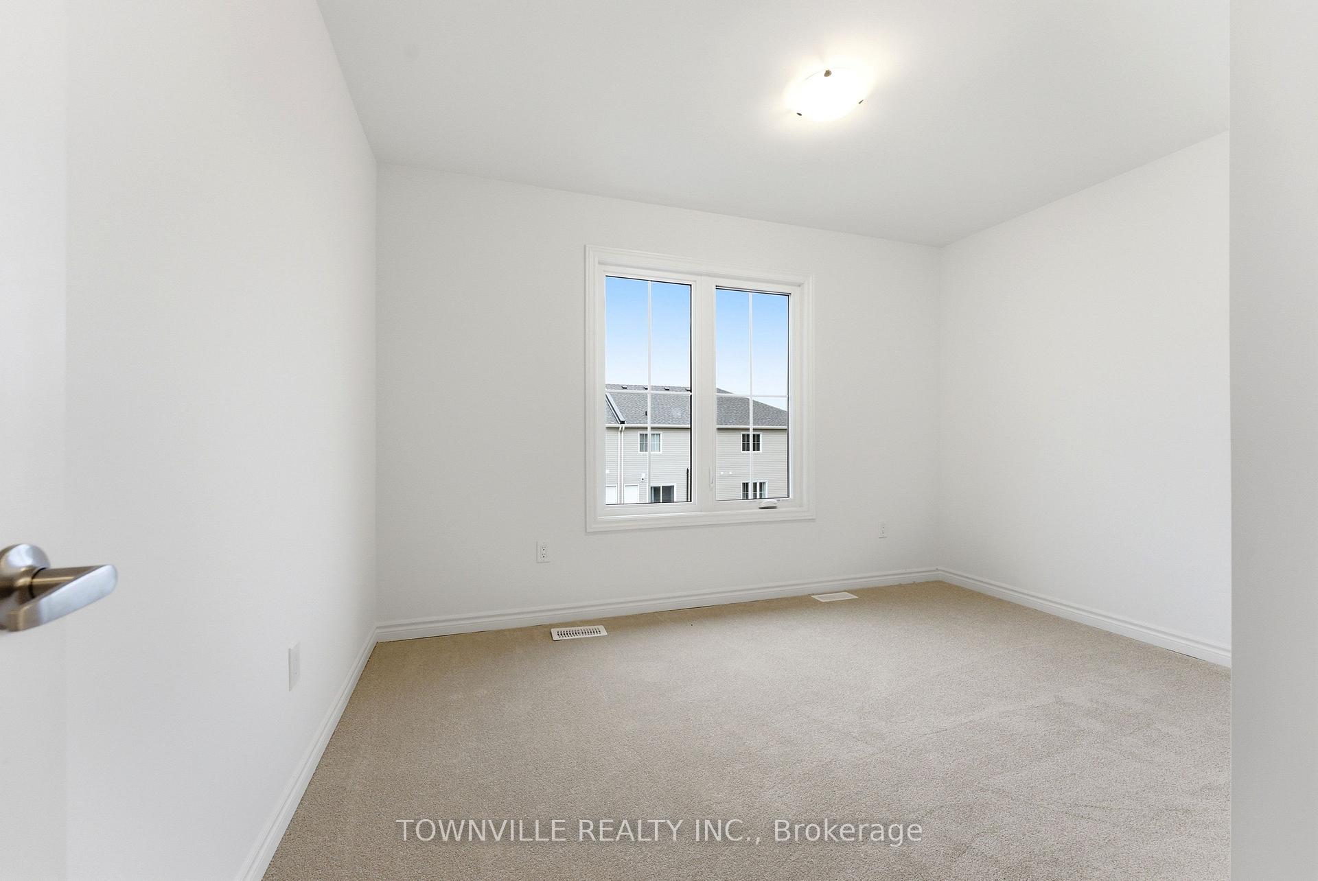 Photo 24 of 55 Bradden Crescent, Belleville, Belleville Ward — HOMEH