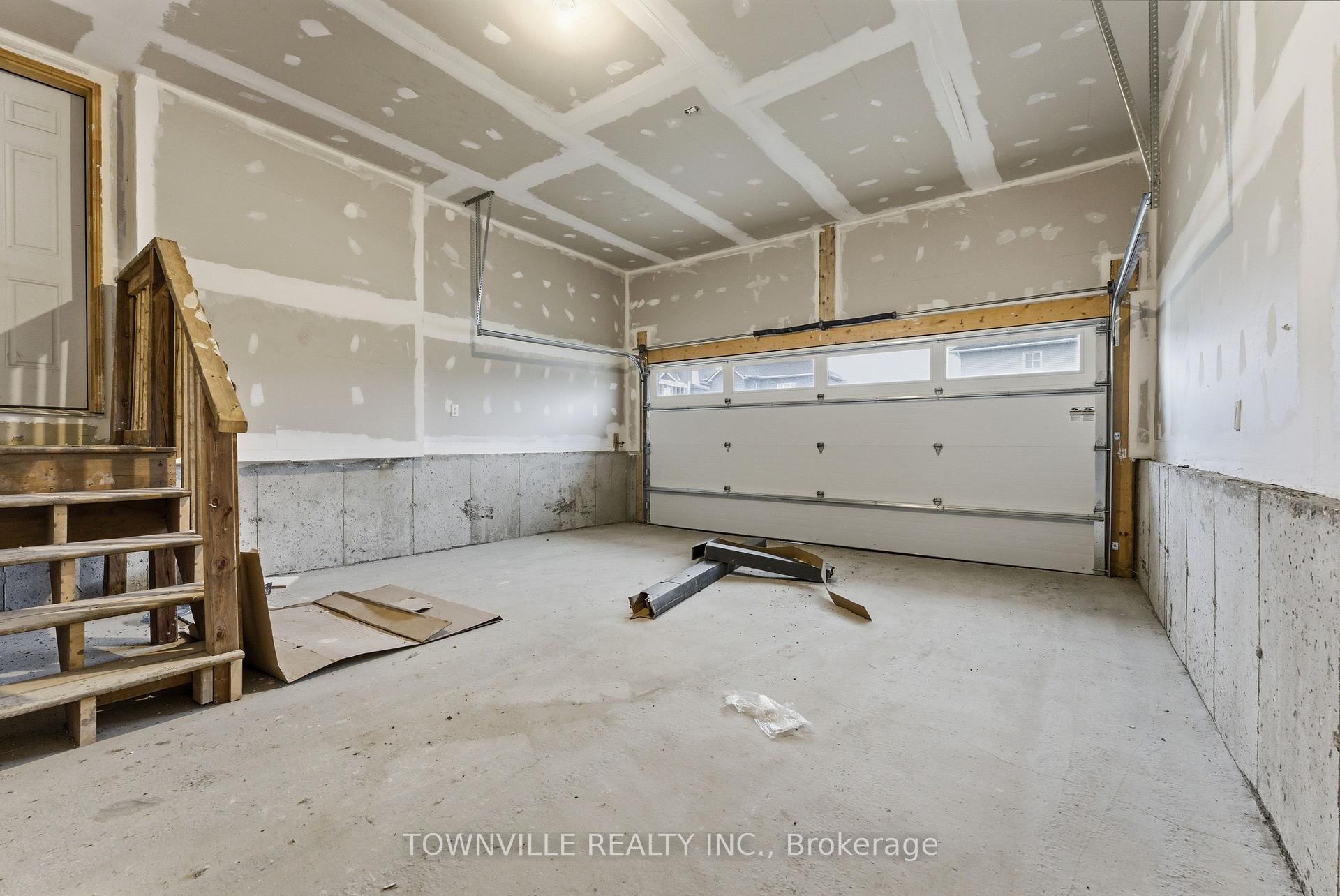 Photo 28 of 55 Bradden Crescent, Belleville, Belleville Ward — HOMEH