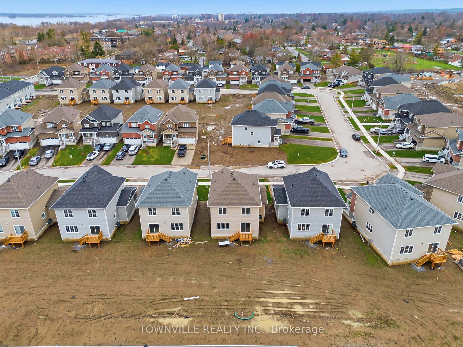 Photo 37 of 55 Bradden Crescent, Belleville, Belleville Ward — HOMEH