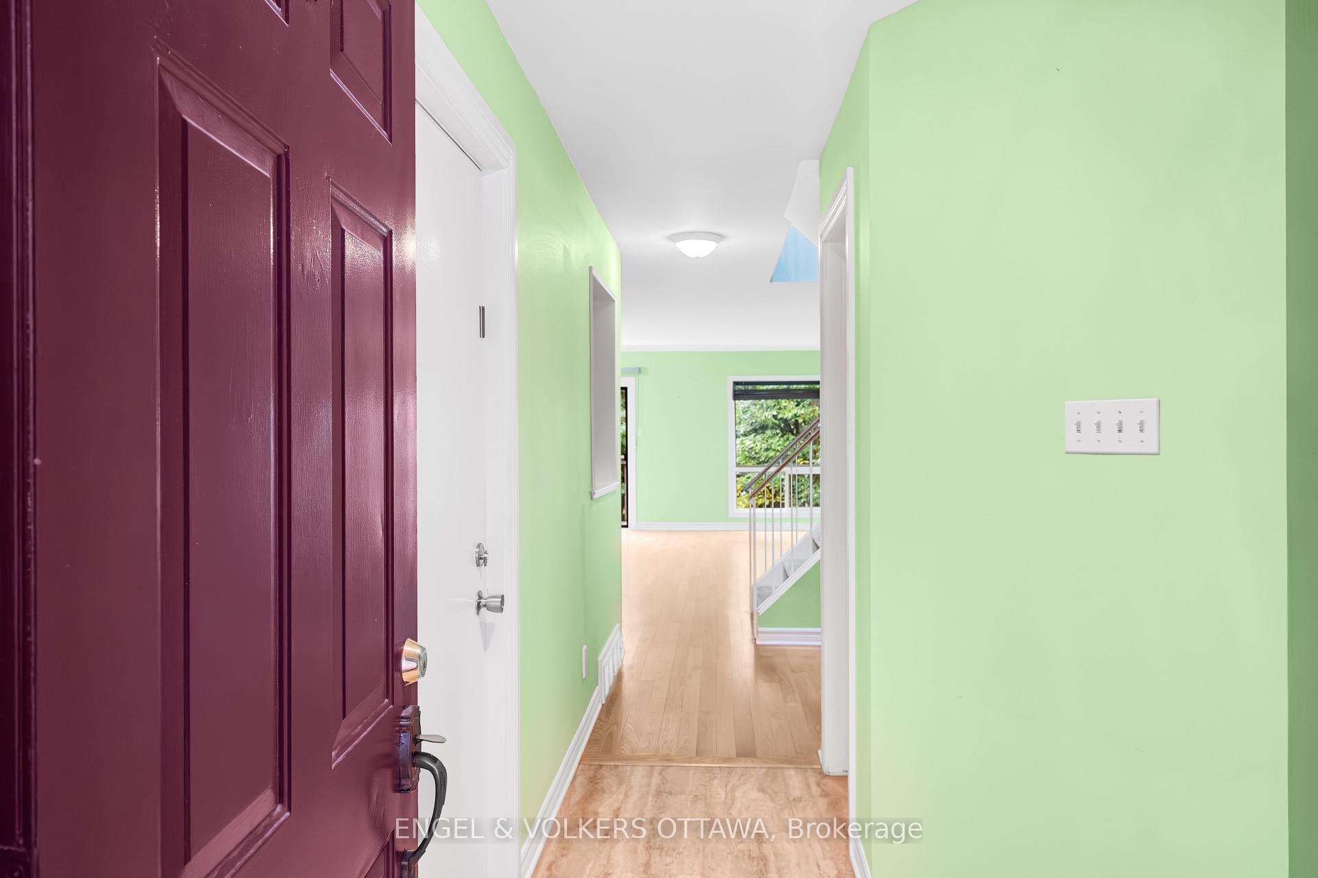Photo 6 of 6 Bridgewater Terrace, Ottawa, Barrhaven - Cedargrove/Fraserdale — HOMEH