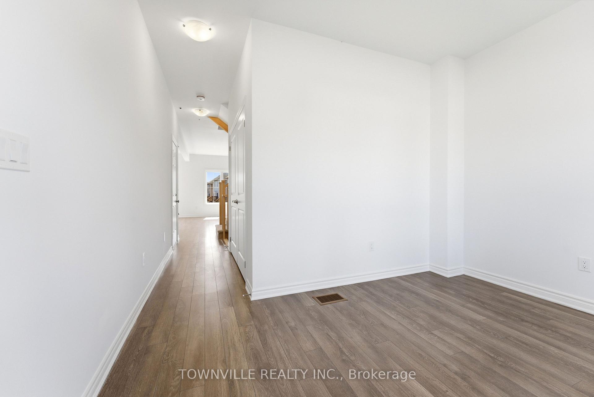 Photo 5 of 36 Bradden Crescent, Belleville, Belleville Ward — HOMEH