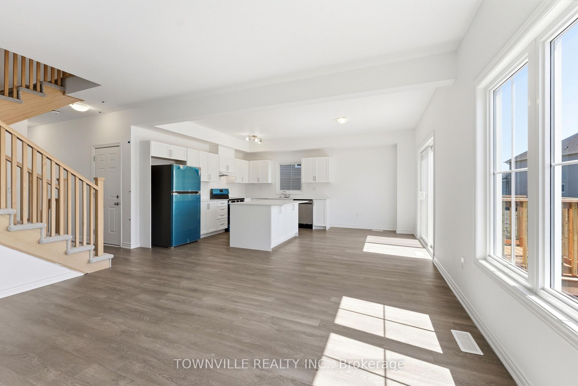 Photo 8 of 36 Bradden Crescent, Belleville, Belleville Ward — HOMEH