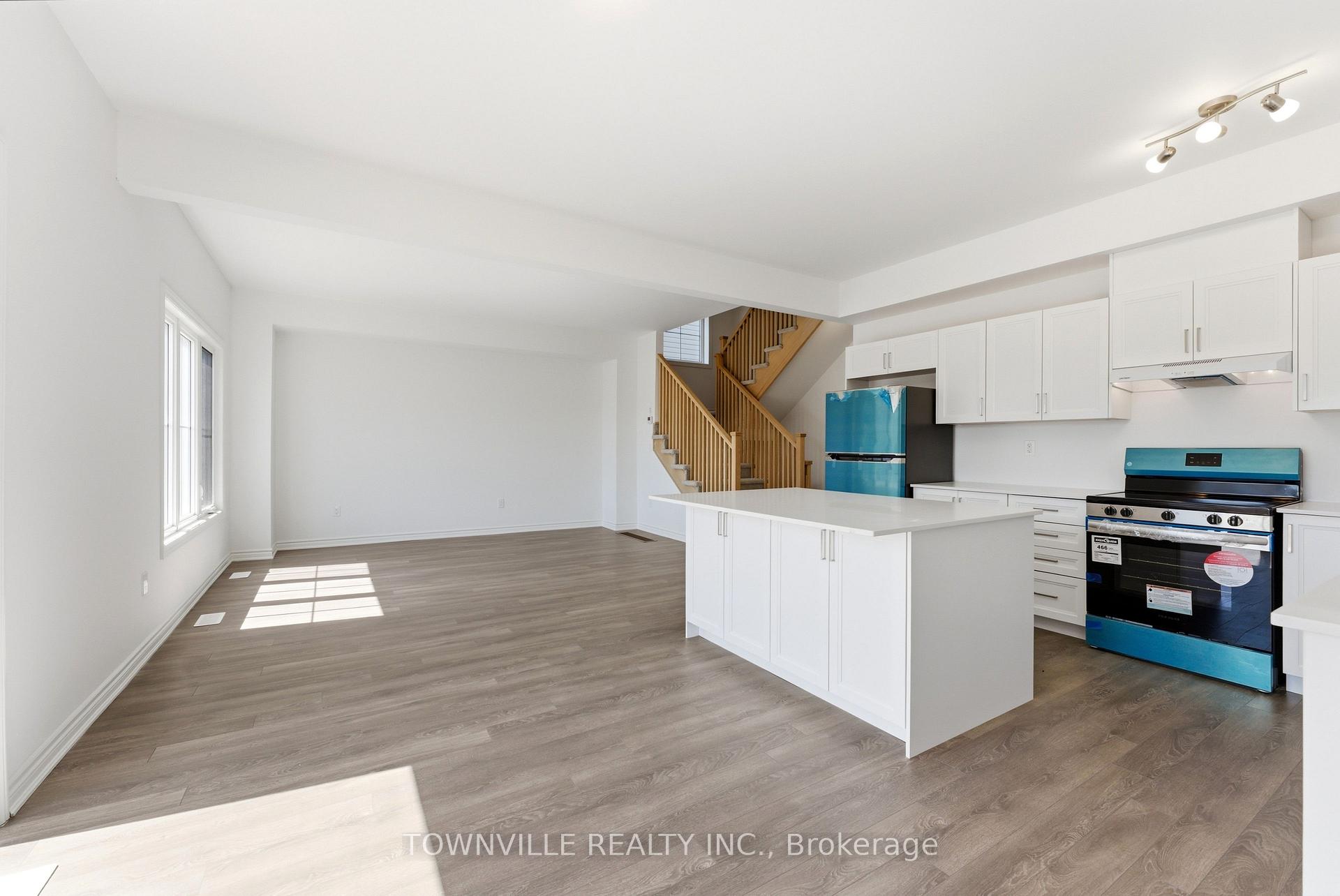 Photo 10 of 36 Bradden Crescent, Belleville, Belleville Ward — HOMEH