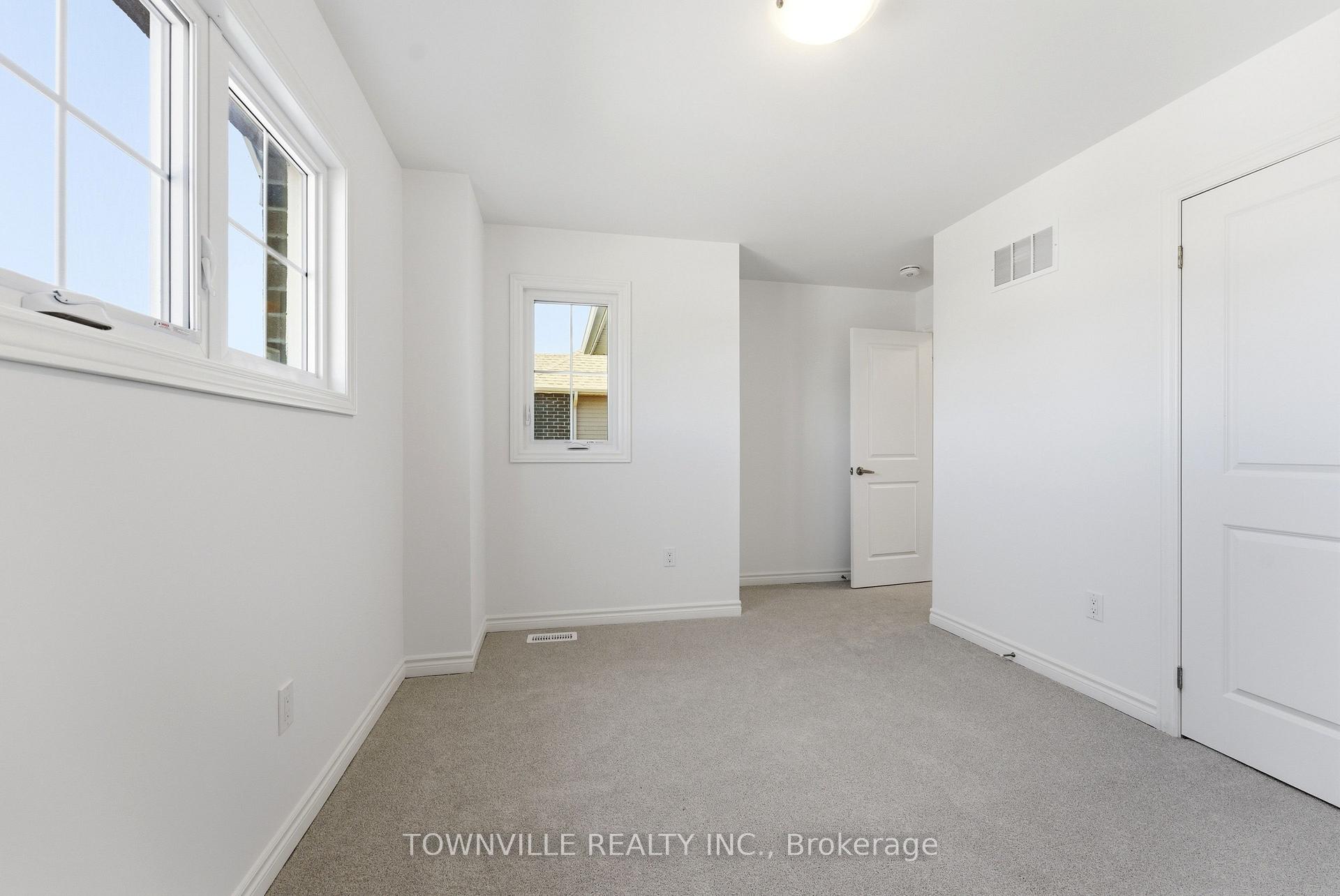 Photo 18 of 36 Bradden Crescent, Belleville, Belleville Ward — HOMEH