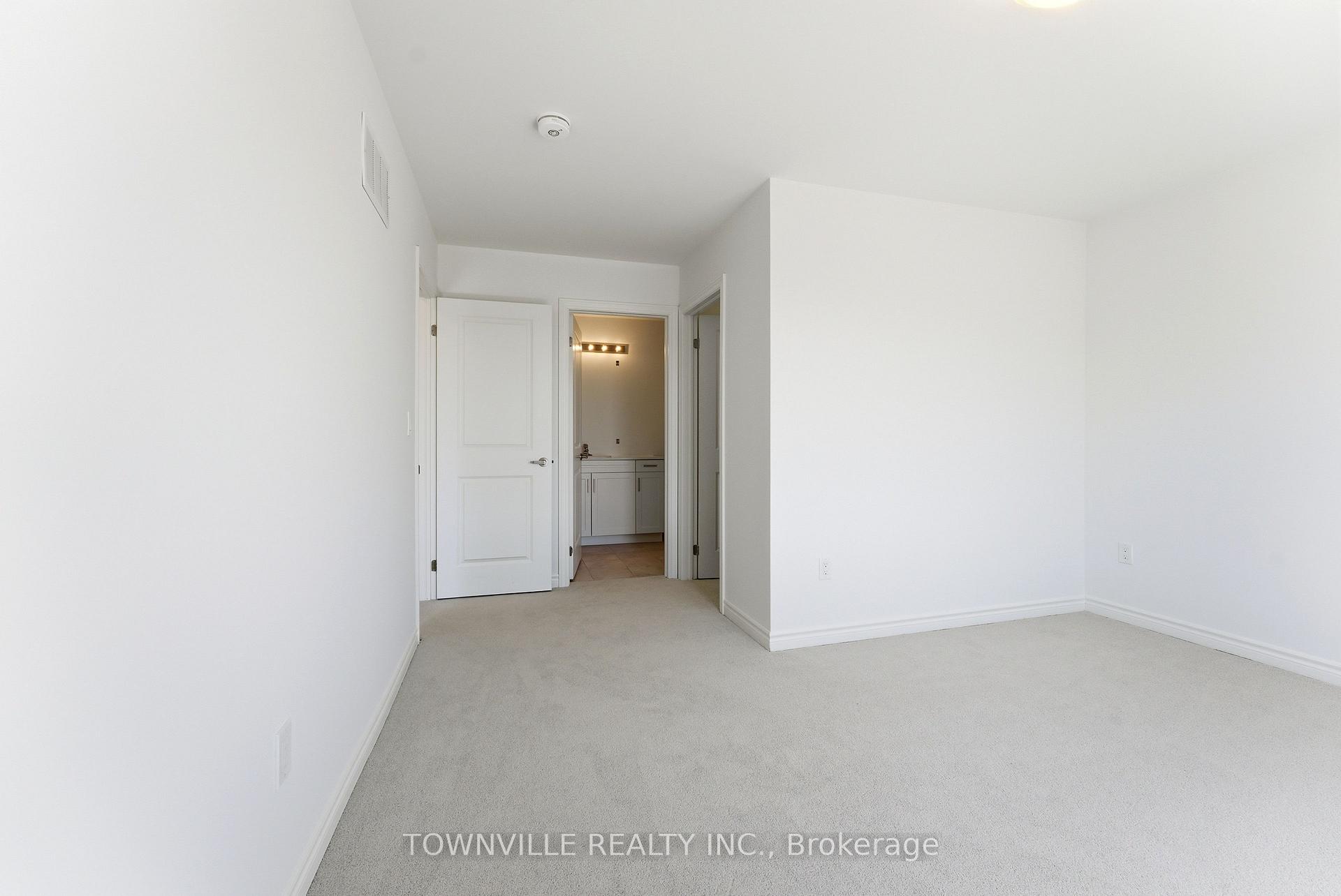 Photo 24 of 36 Bradden Crescent, Belleville, Belleville Ward — HOMEH