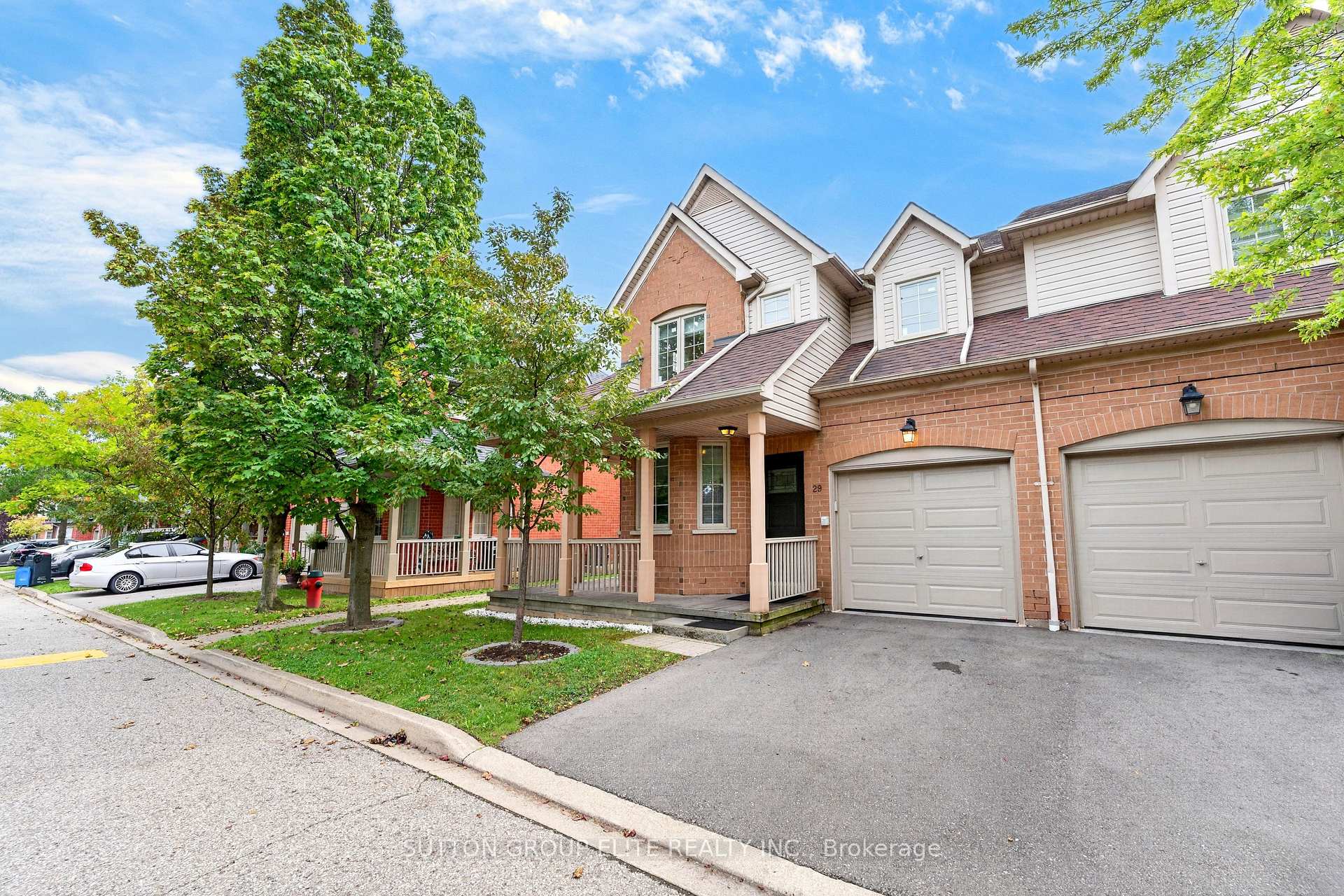 Photo 3 of Unit 29, 5223 Fairford Crescent, Mississauga, East Credit — HOMEH
