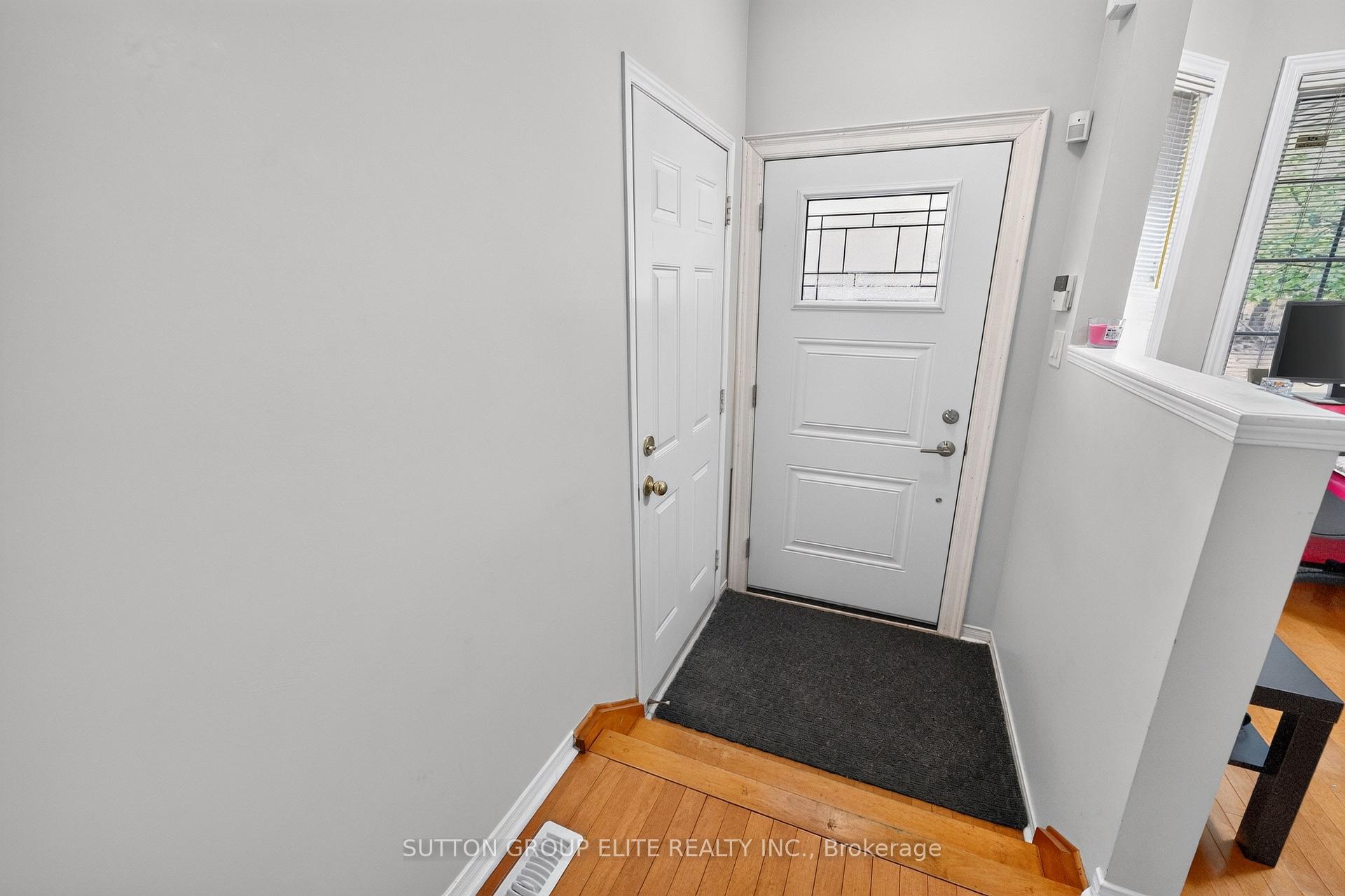 Photo 10 of Unit 29, 5223 Fairford Crescent, Mississauga, East Credit — HOMEH