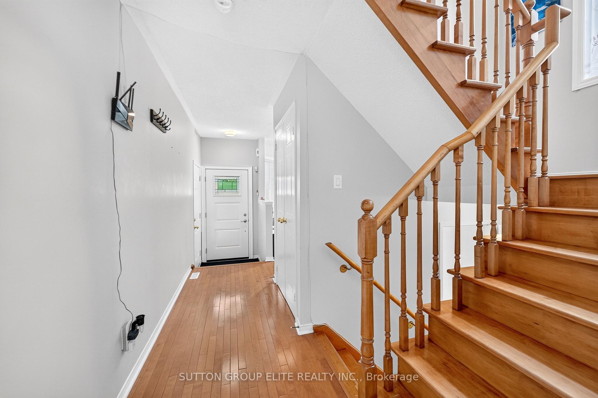 Photo 11 of Unit 29, 5223 Fairford Crescent, Mississauga, East Credit — HOMEH