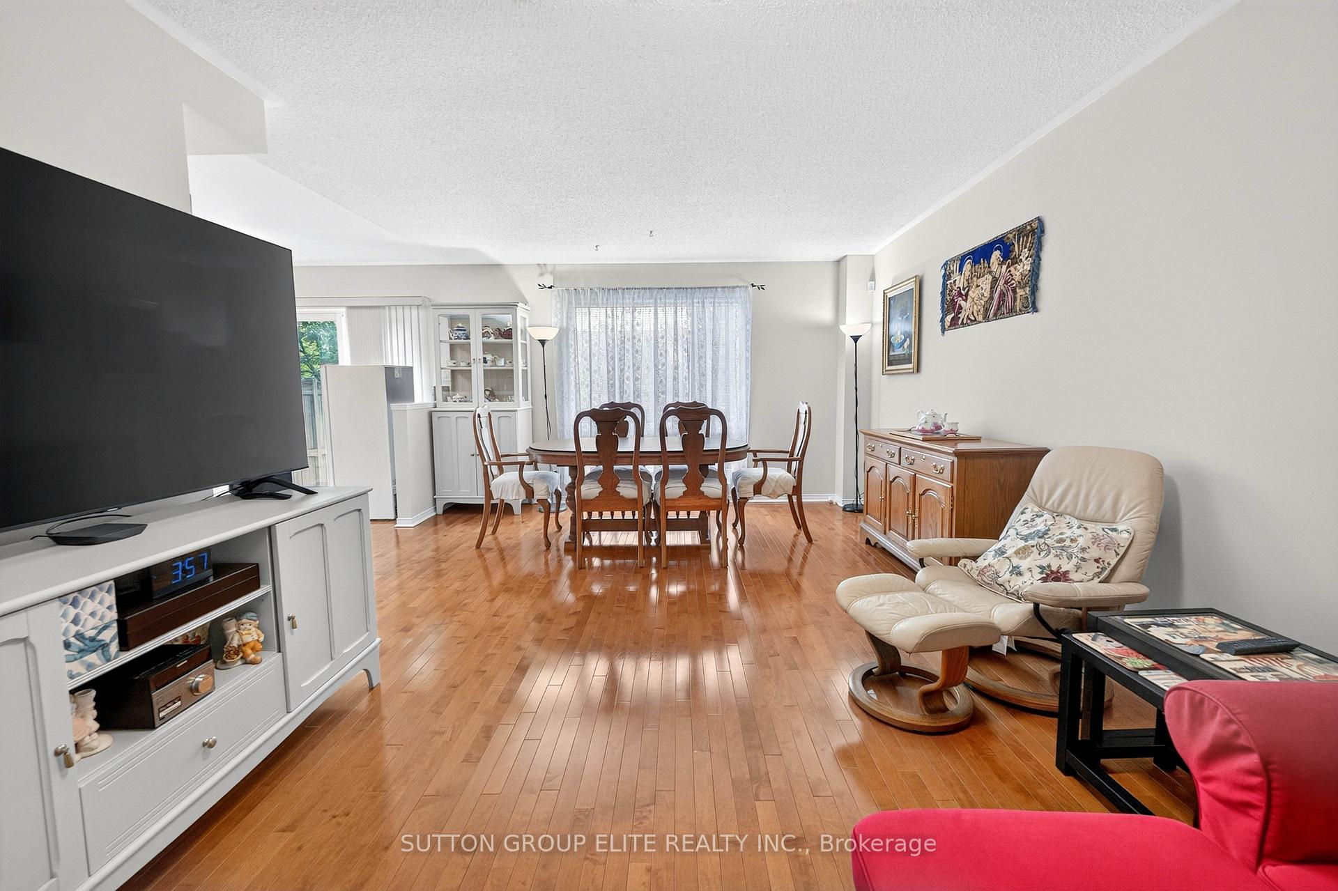 Photo 13 of Unit 29, 5223 Fairford Crescent, Mississauga, East Credit — HOMEH