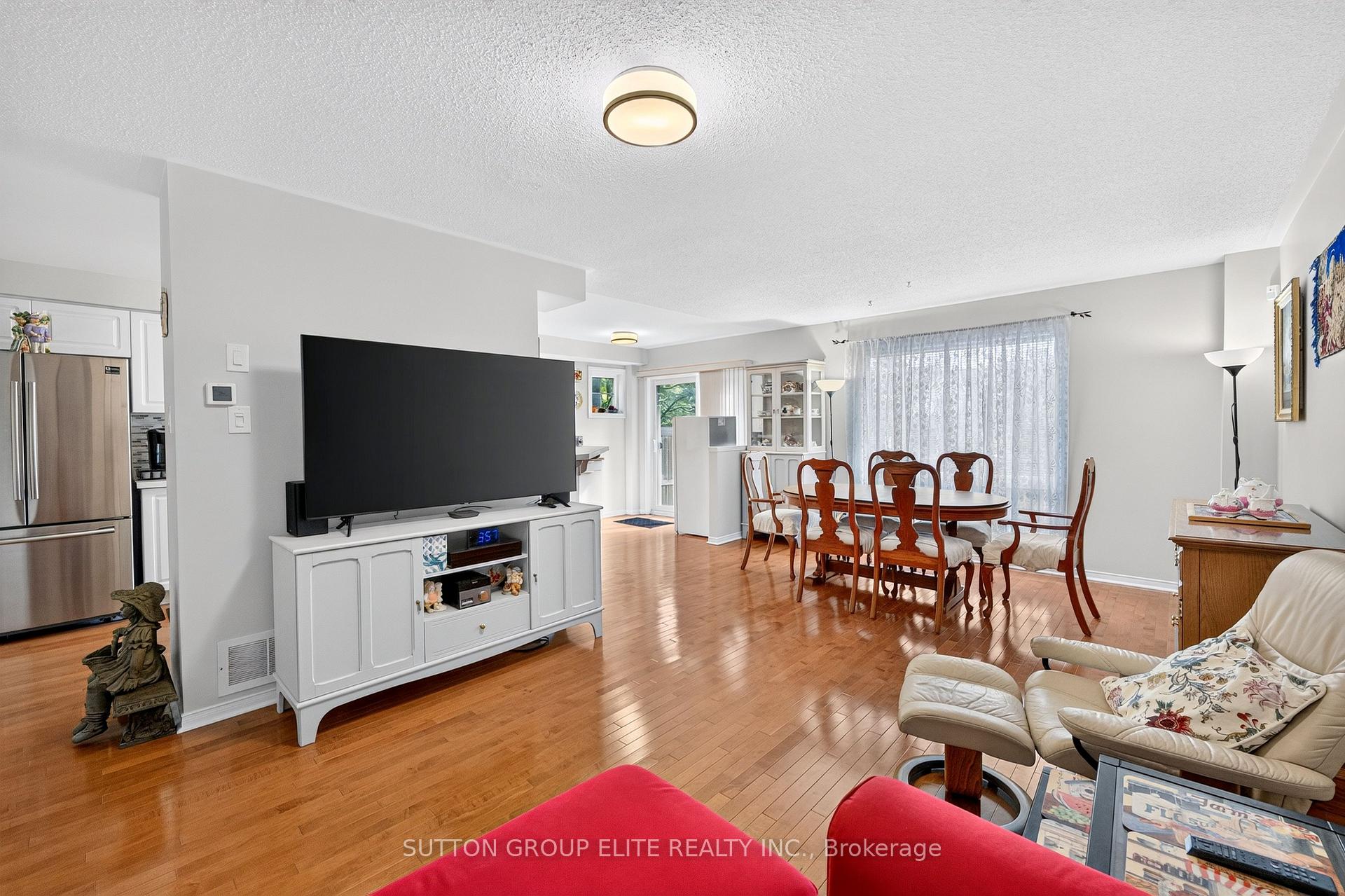 Photo 14 of Unit 29, 5223 Fairford Crescent, Mississauga, East Credit — HOMEH