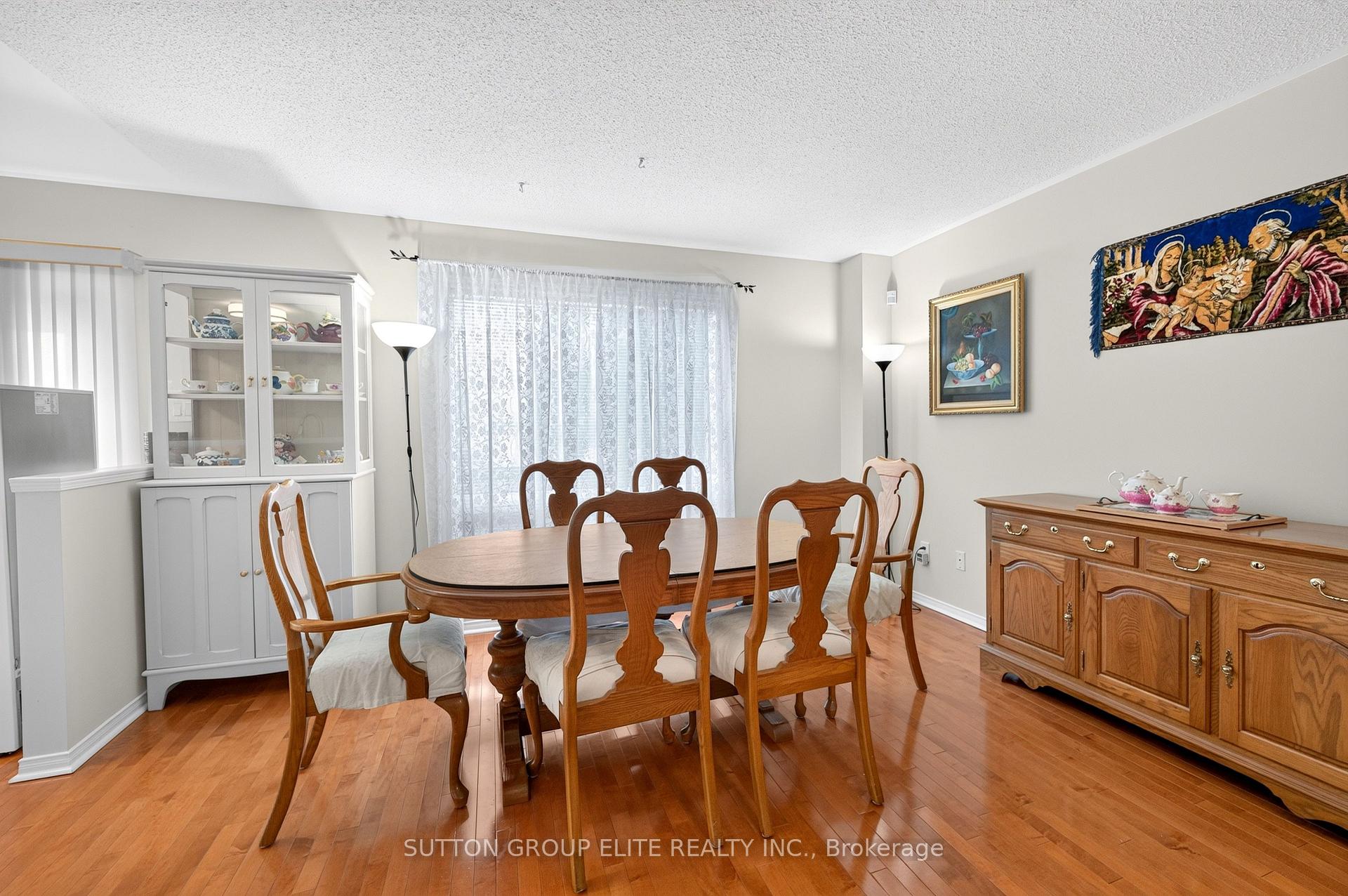 Photo 16 of Unit 29, 5223 Fairford Crescent, Mississauga, East Credit — HOMEH
