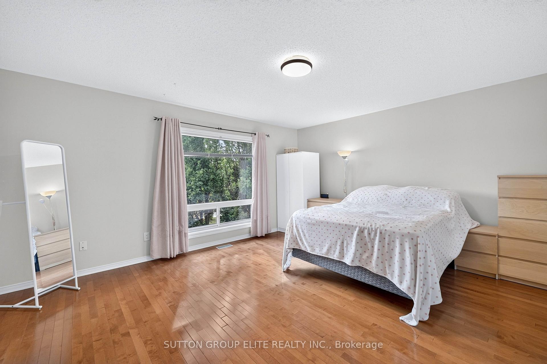 Photo 26 of Unit 29, 5223 Fairford Crescent, Mississauga, East Credit — HOMEH