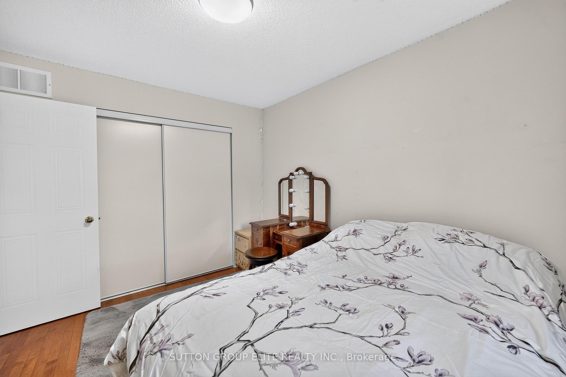 Photo 31 of Unit 29, 5223 Fairford Crescent, Mississauga, East Credit — HOMEH