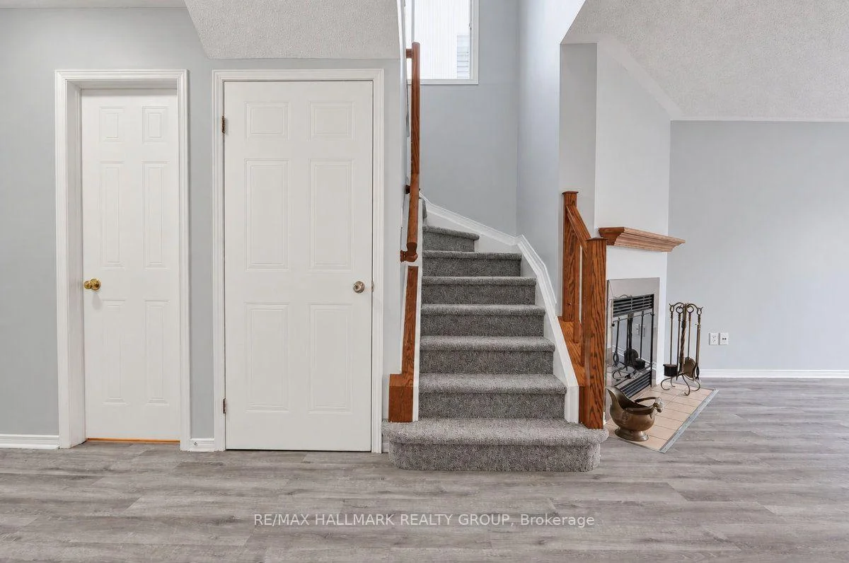 Photo 11 of 52 Piper Crescent, Ottawa, Kanata - Morgan's Grant/South March — HOMEH