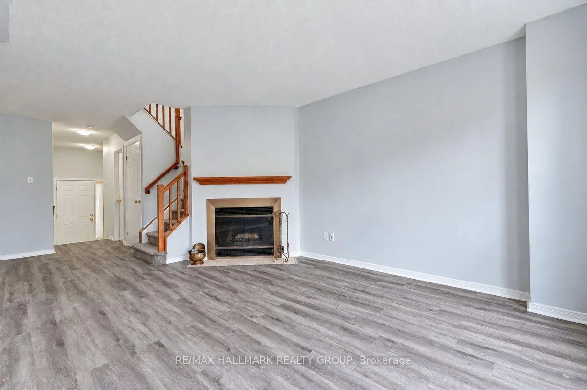Photo 13 of 52 Piper Crescent, Ottawa, Kanata - Morgan's Grant/South March — HOMEH