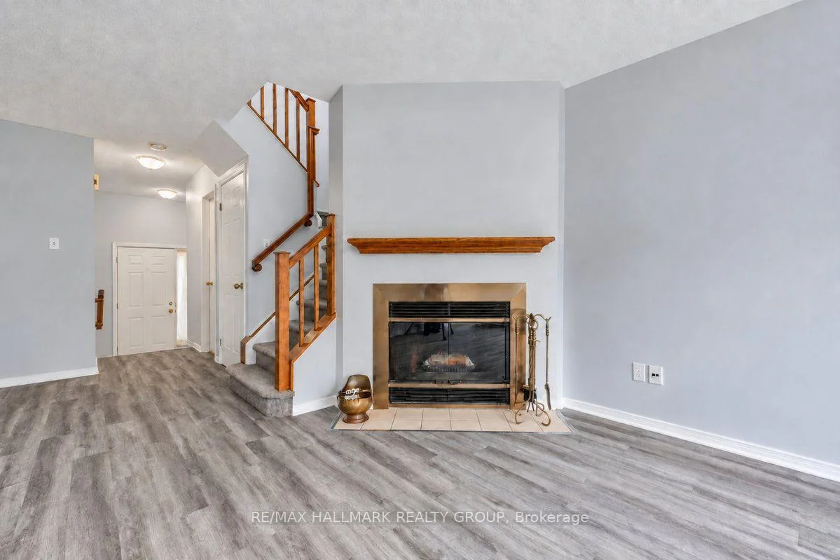Photo 15 of 52 Piper Crescent, Ottawa, Kanata - Morgan's Grant/South March — HOMEH