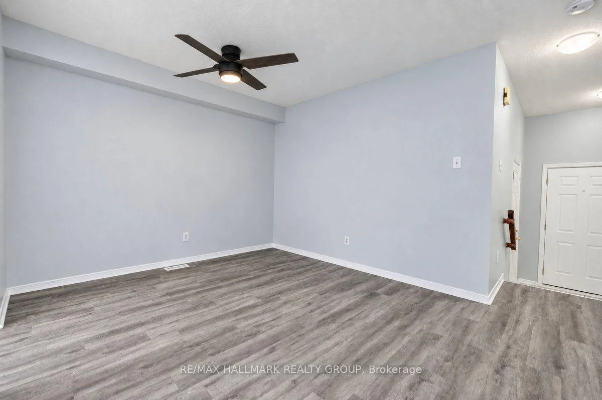 Photo 17 of 52 Piper Crescent, Ottawa, Kanata - Morgan's Grant/South March — HOMEH