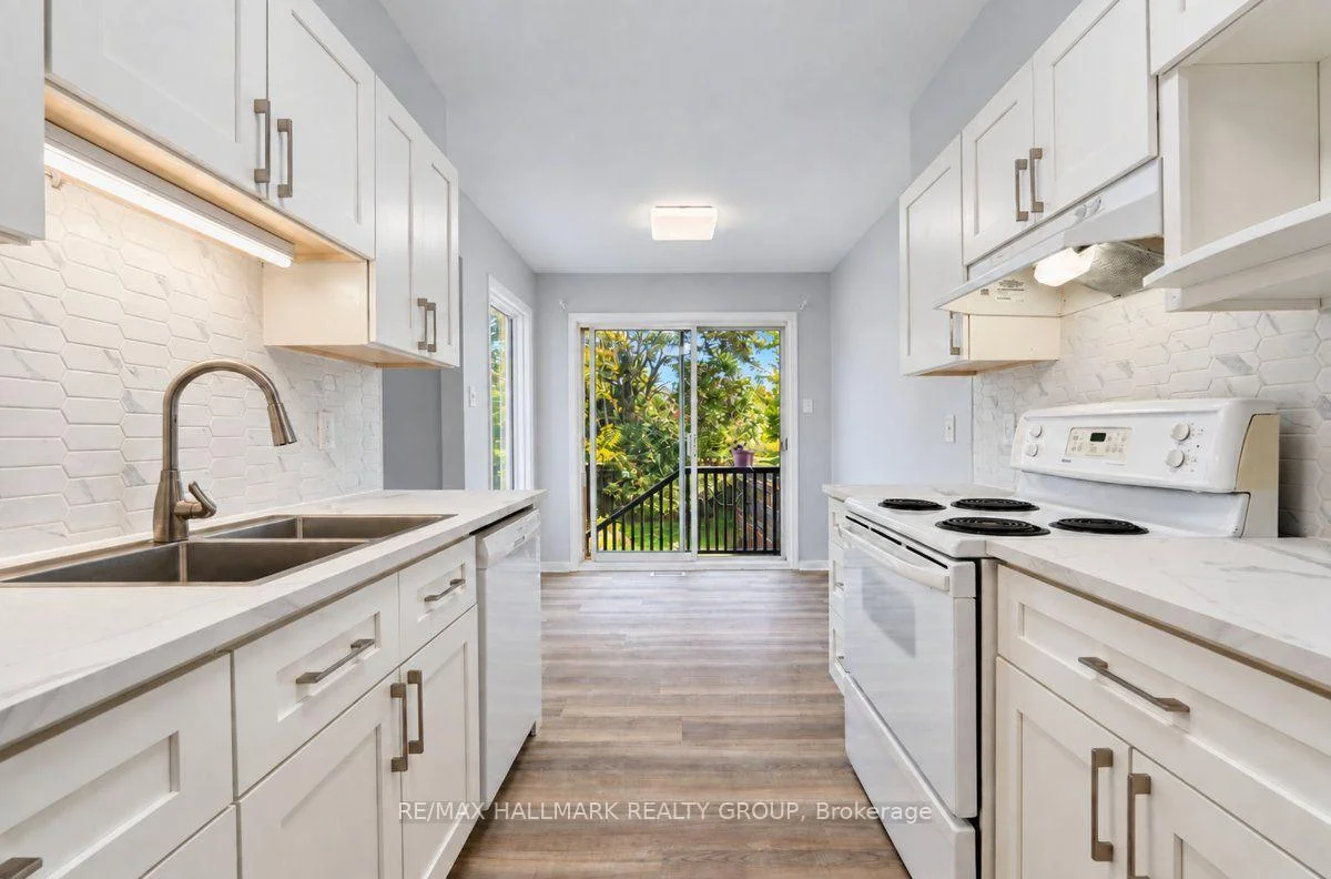 Photo 24 of 52 Piper Crescent, Ottawa, Kanata - Morgan's Grant/South March — HOMEH