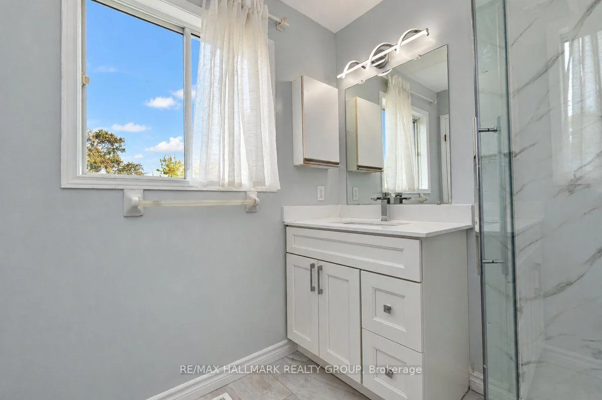 Photo 34 of 52 Piper Crescent, Ottawa, Kanata - Morgan's Grant/South March — HOMEH