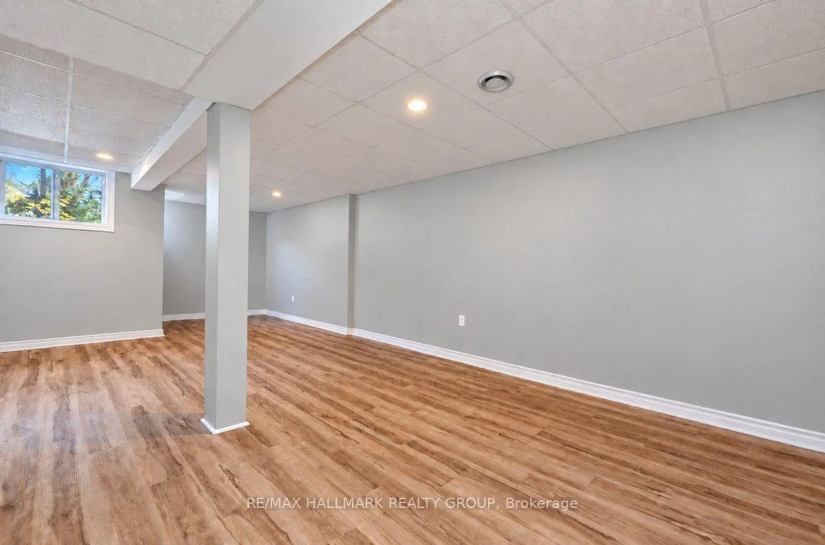 Photo 40 of 52 Piper Crescent, Ottawa, Kanata - Morgan's Grant/South March — HOMEH