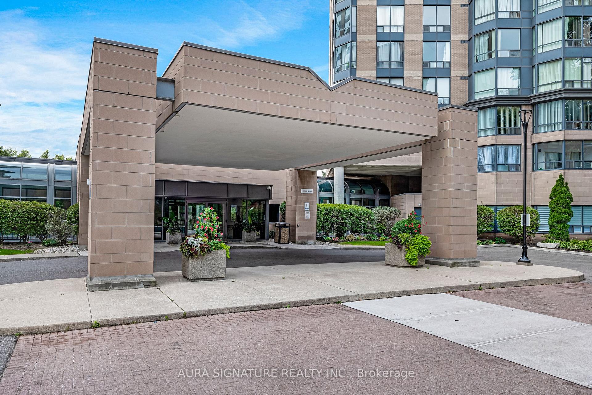 Photo 5 of Unit 1010, 3 Hickory Tree Road, North York, Weston — HOMEH