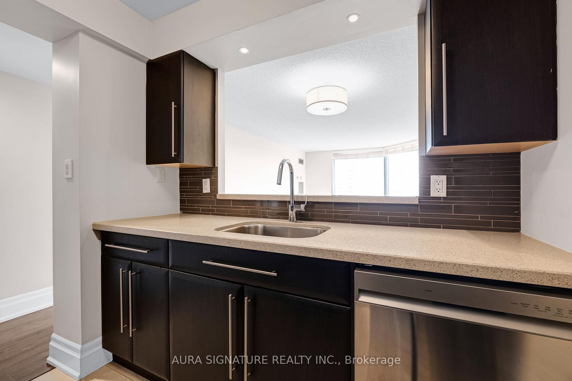 Photo 25 of Unit 1010, 3 Hickory Tree Road, North York, Weston — HOMEH