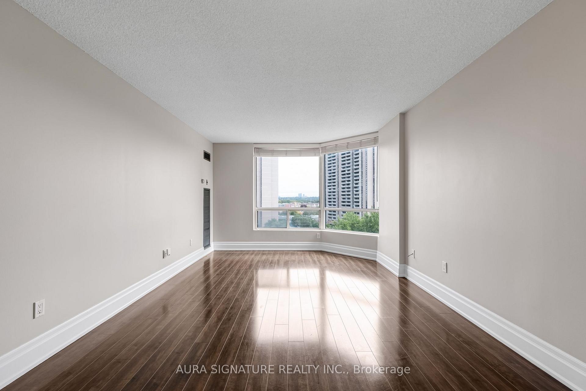 Photo 33 of Unit 1010, 3 Hickory Tree Road, North York, Weston — HOMEH