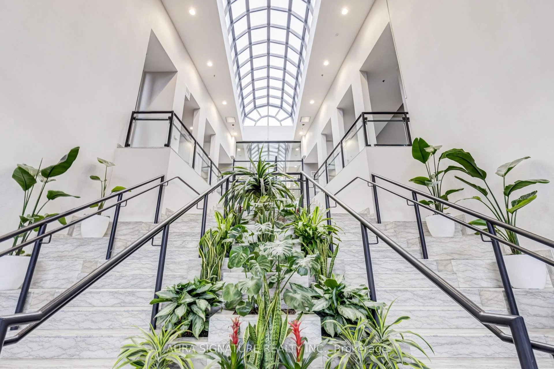 Photo 13 of Unit 1010, 3 Hickory Tree Road, North York, Weston — HOMEH
