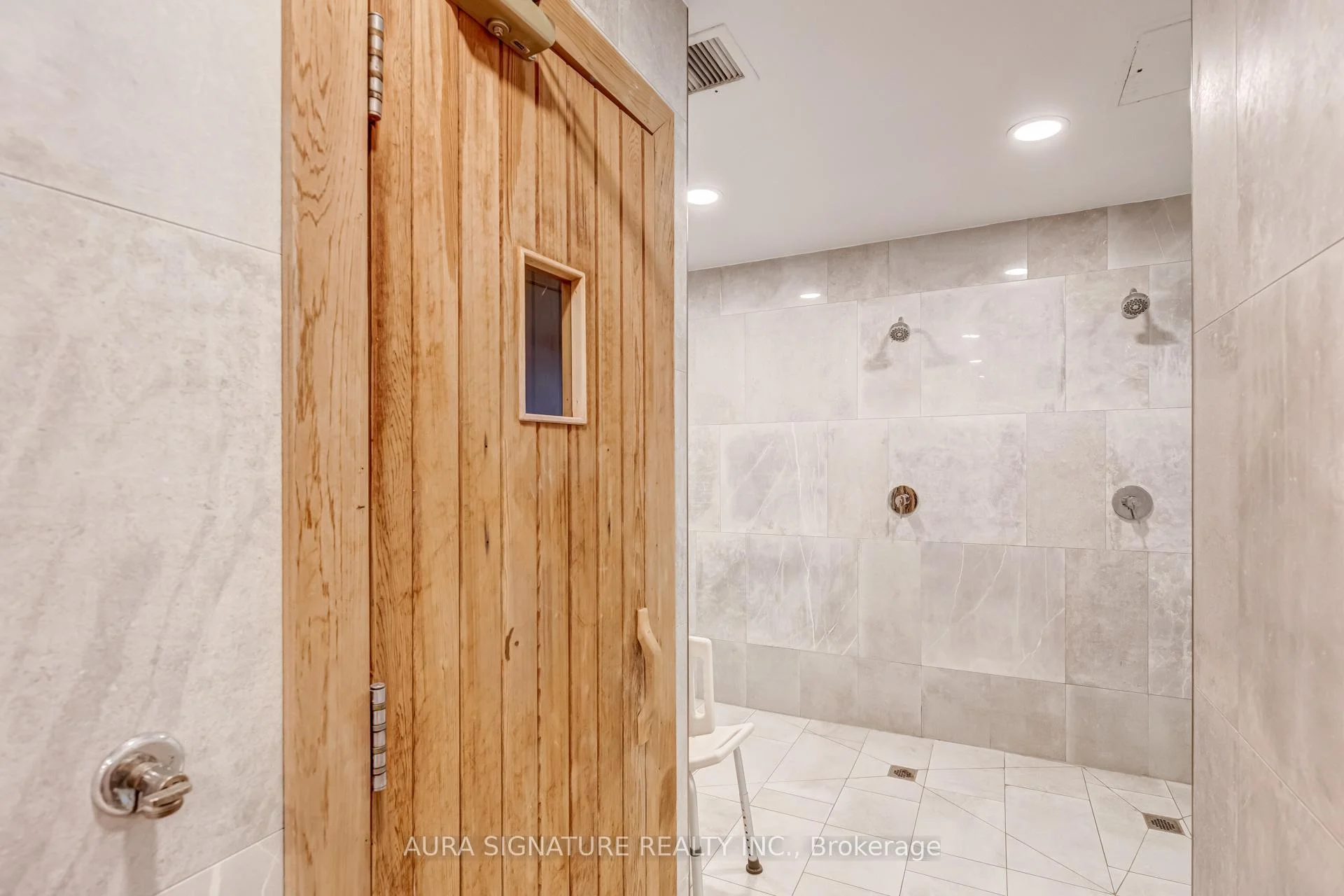 Photo 64 of Unit 1010, 3 Hickory Tree Road, North York, Weston — HOMEH