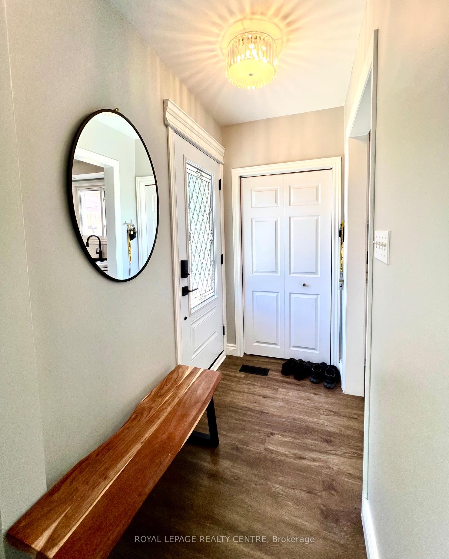 Photo 4 of 1319 Redbank Crescent, Oakville, College Park — HOMEH
