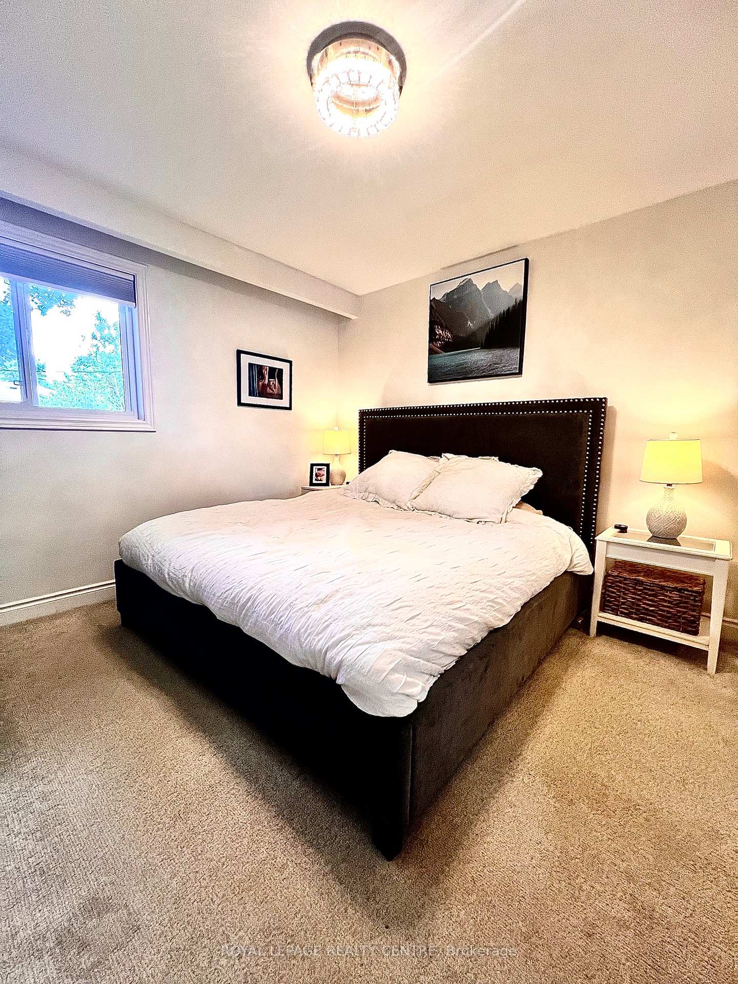 Photo 9 of 1319 Redbank Crescent, Oakville, College Park — HOMEH