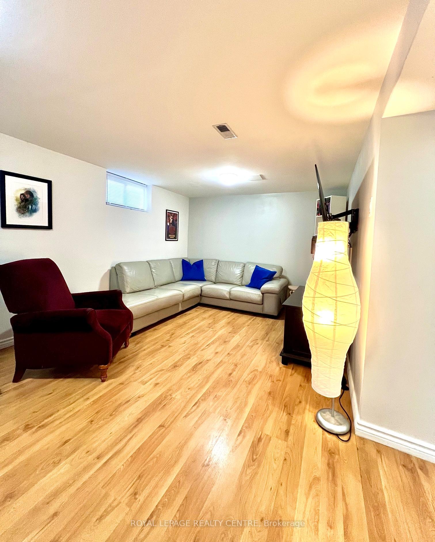 Photo 13 of 1319 Redbank Crescent, Oakville, College Park — HOMEH